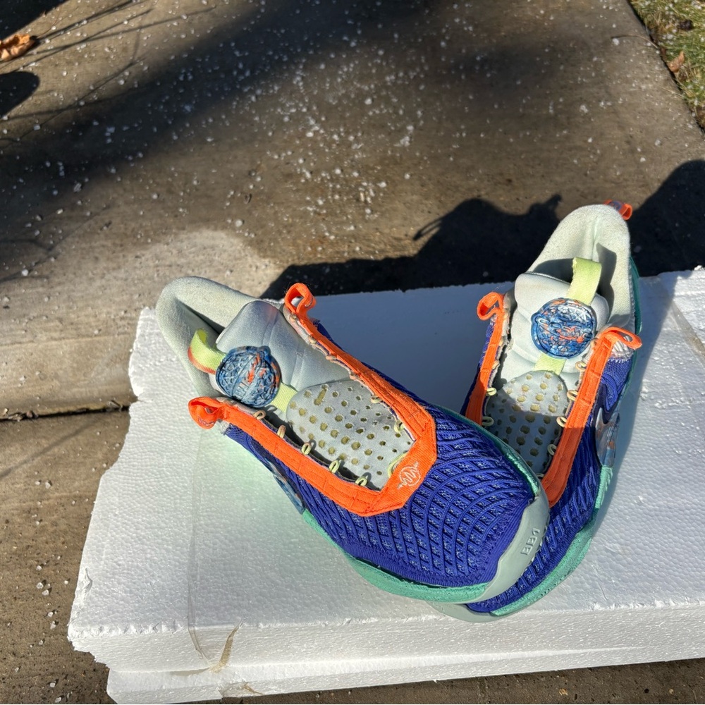 Nike DA6725-500 Cosmic Unity Almagam size 9